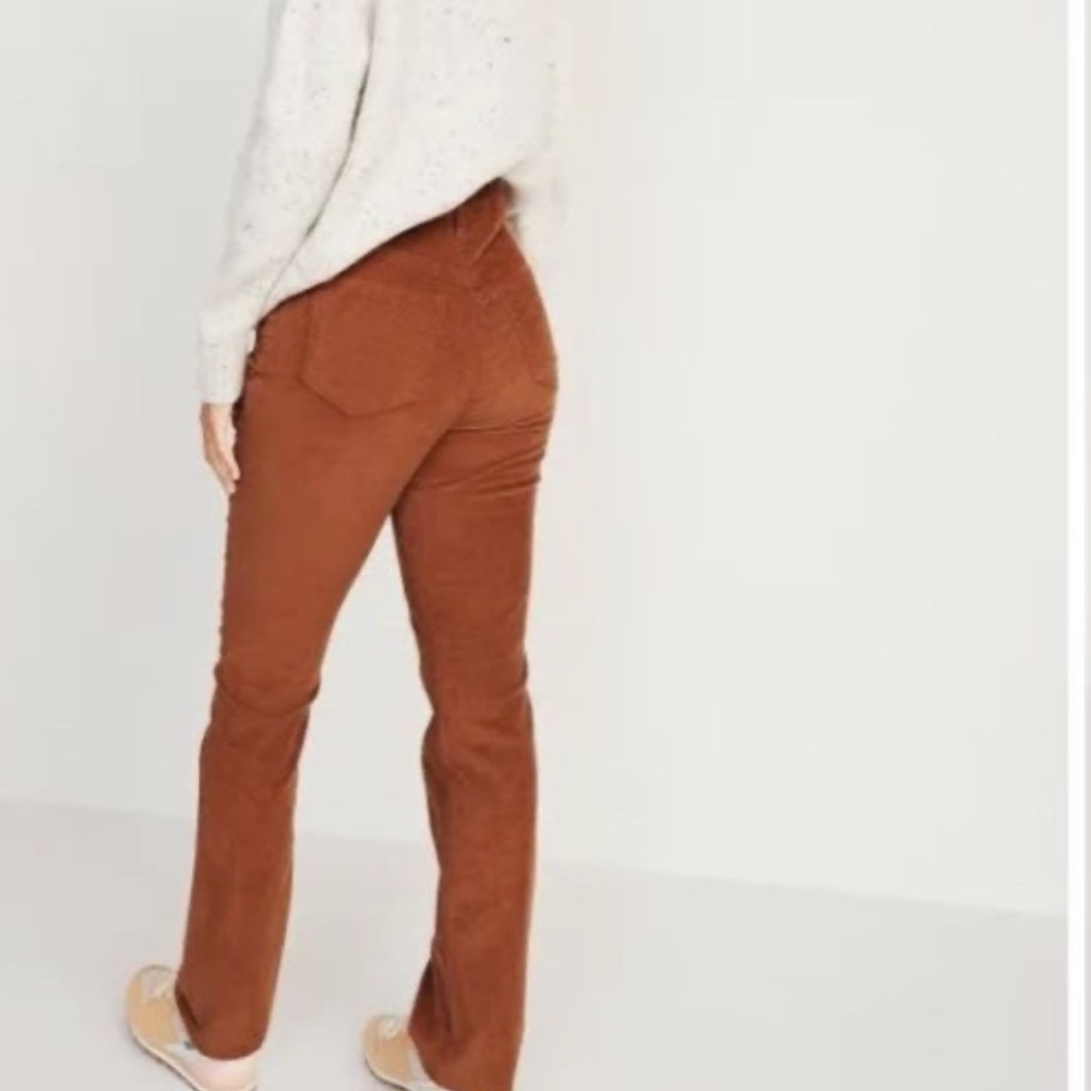 Old Navy Women's Extra High-Waisted Kicker
Corduroy Boot-Cut Pants